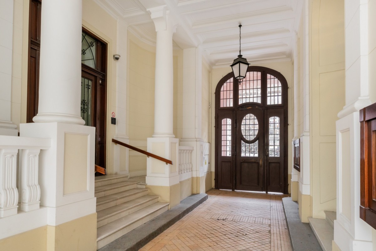 Dwupoziomowy apartament w ścisłym centrum