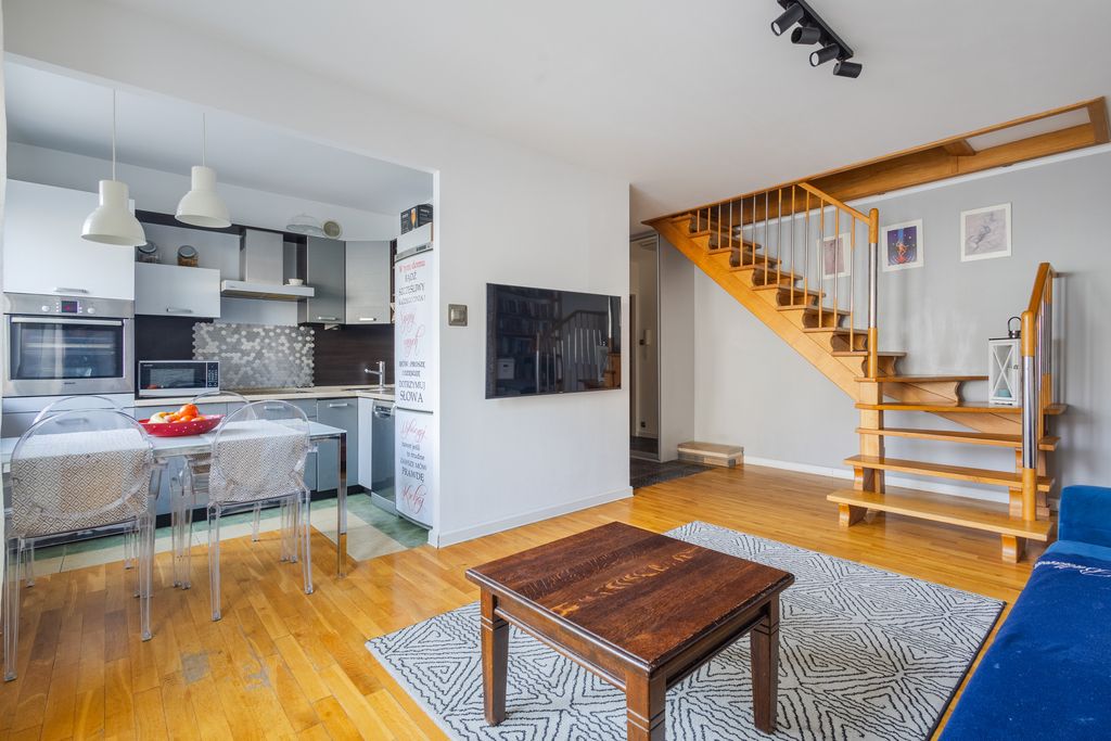 trzy pokoje/oddzielne WC/duży balkon
