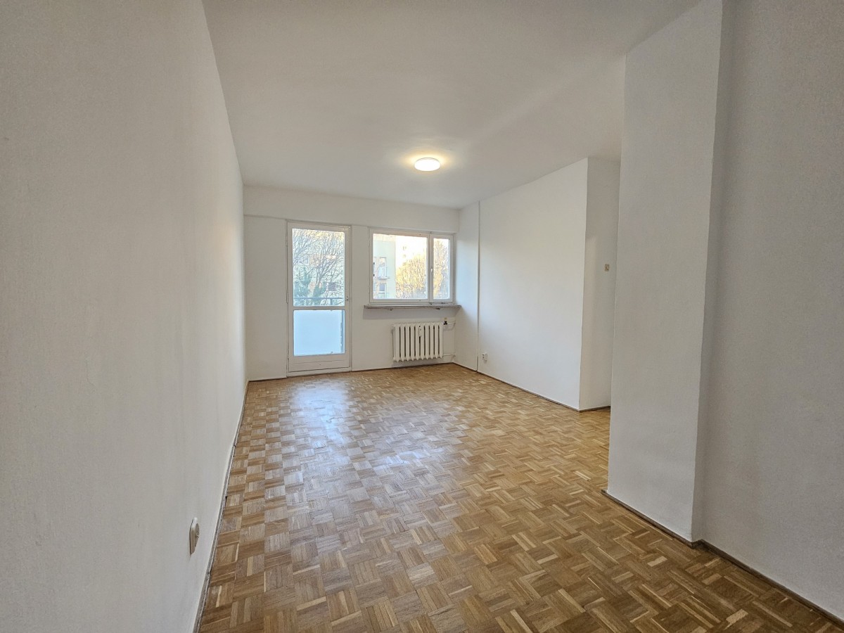 Rakowiec*2 Pokoje*Cicha okolica*4-piętrowy blok