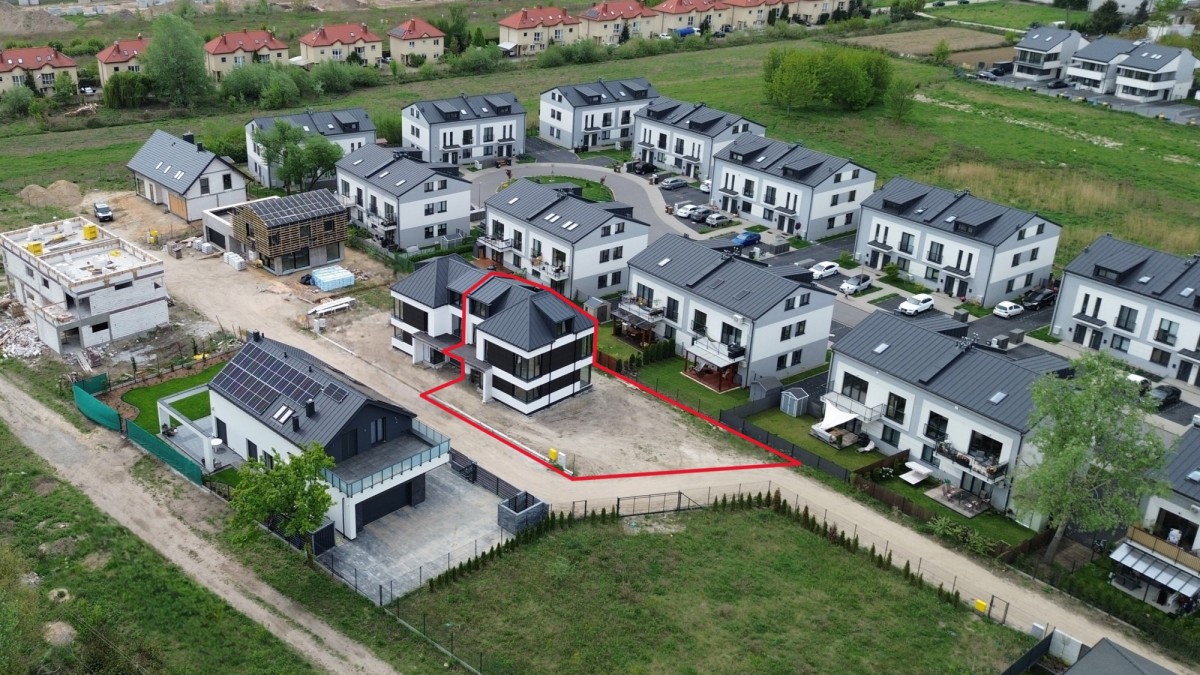 Dom w zabudowie bliźniaczej dla wymagających Wawer