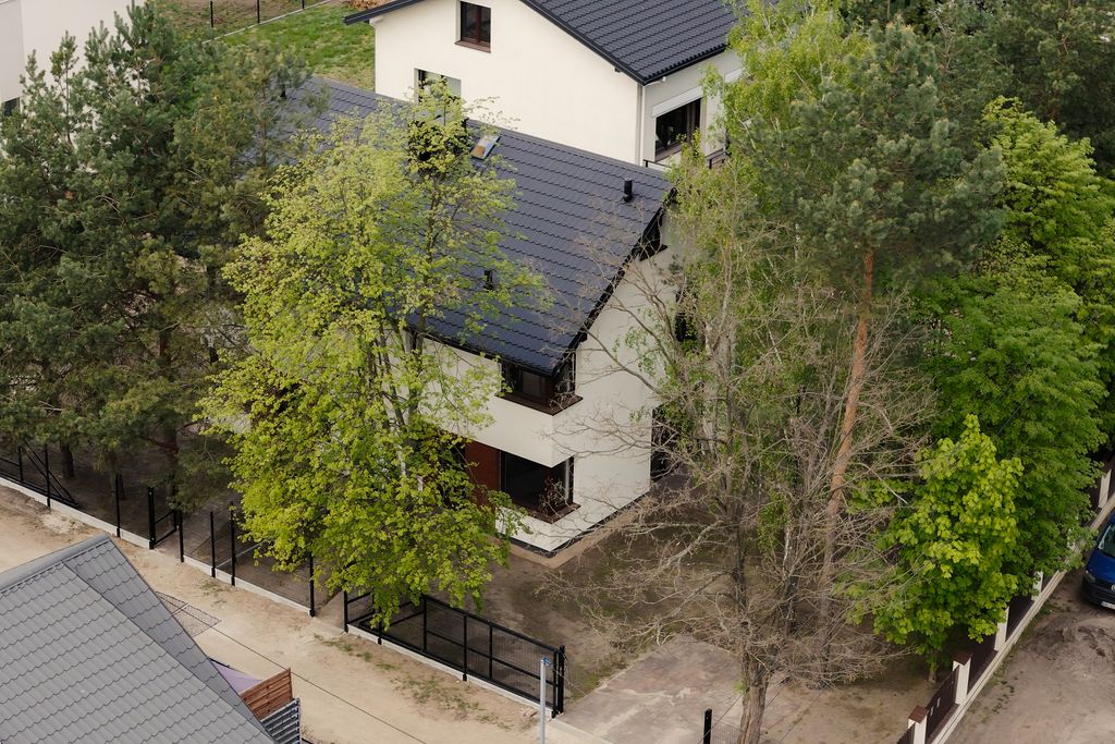 Wysoki standard/Ogród/Las/blisko Warszawy/kolejka