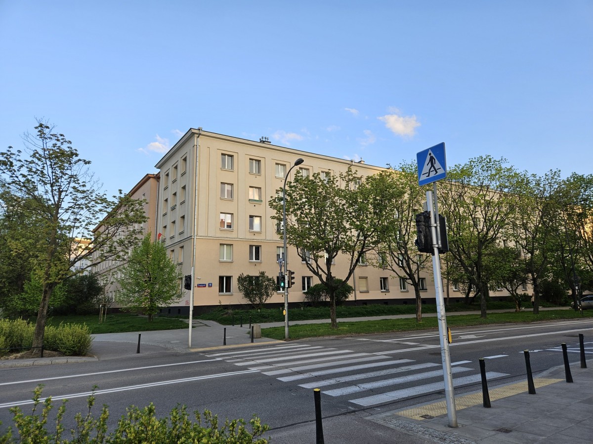 Skromne mieszkanie w super lokalizacji.