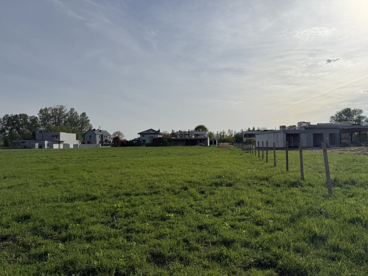 Oaza Spokoju nad Rzeką działka z prywatną drogą.