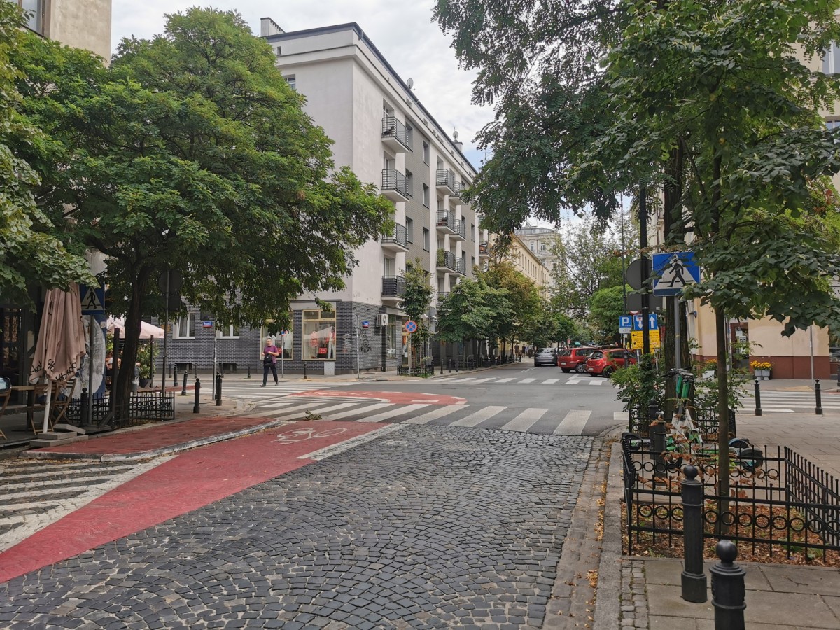 Kawalerka w kamienicy – w centrum  – Poznańska