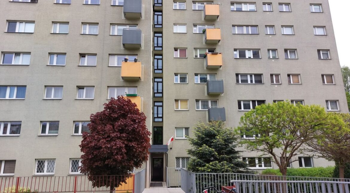 23670062