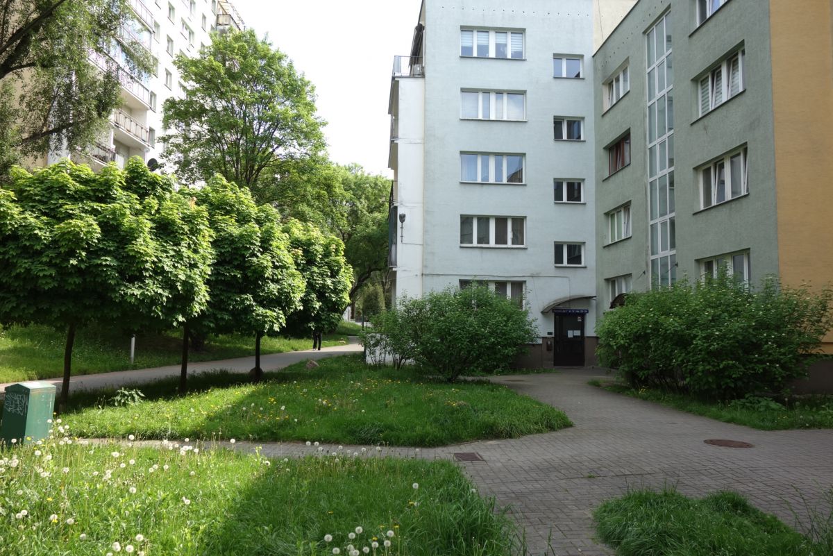 Praktyczne dwa pokoje w otoczeniu zieleni