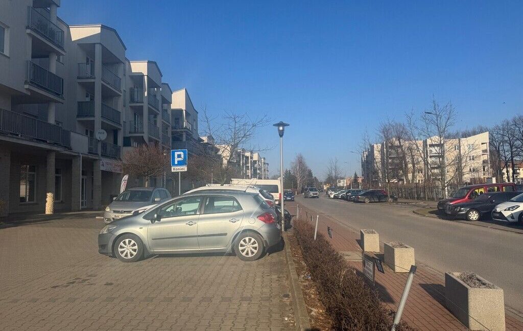 23737912