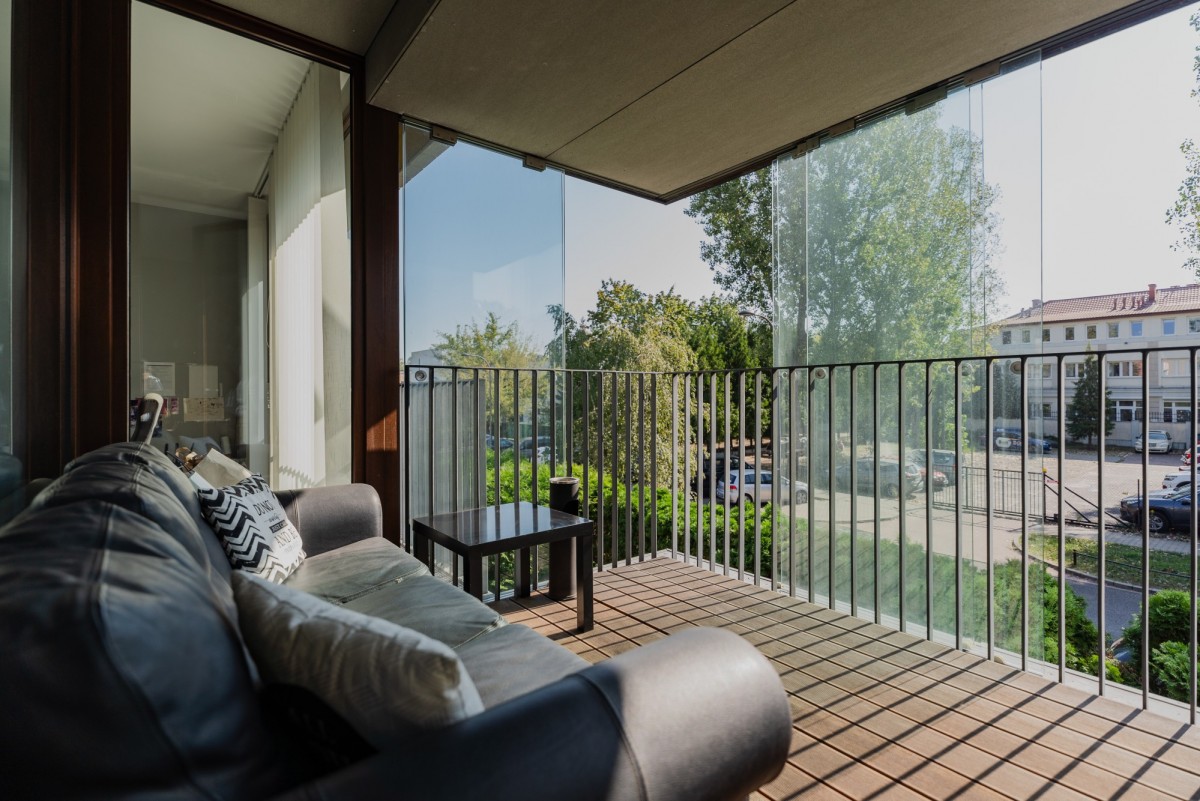 Apartament z balkonem, zielona okolica