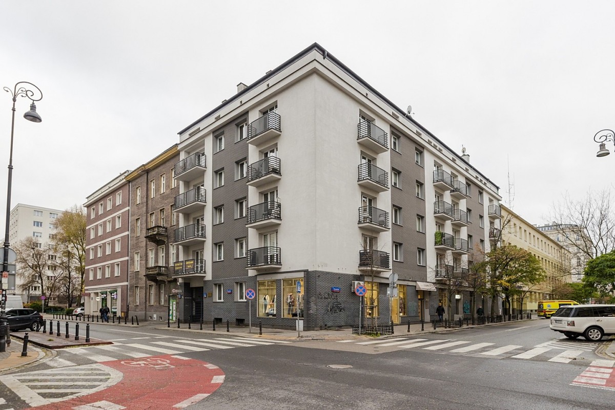 Kawalerka w kamienicy – w centrum  – Poznańska