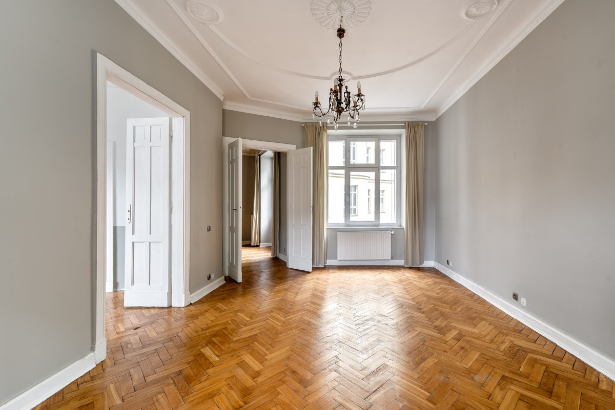Apartament w kamienicy w sercu Śródmieścia Płd.