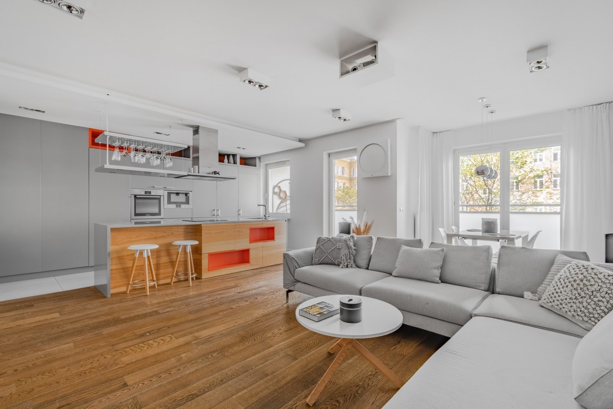 Apartament w Centrum, ul. Piękna. Garaż