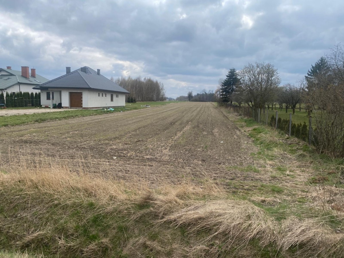 Budowlana działka blisko Radomia.