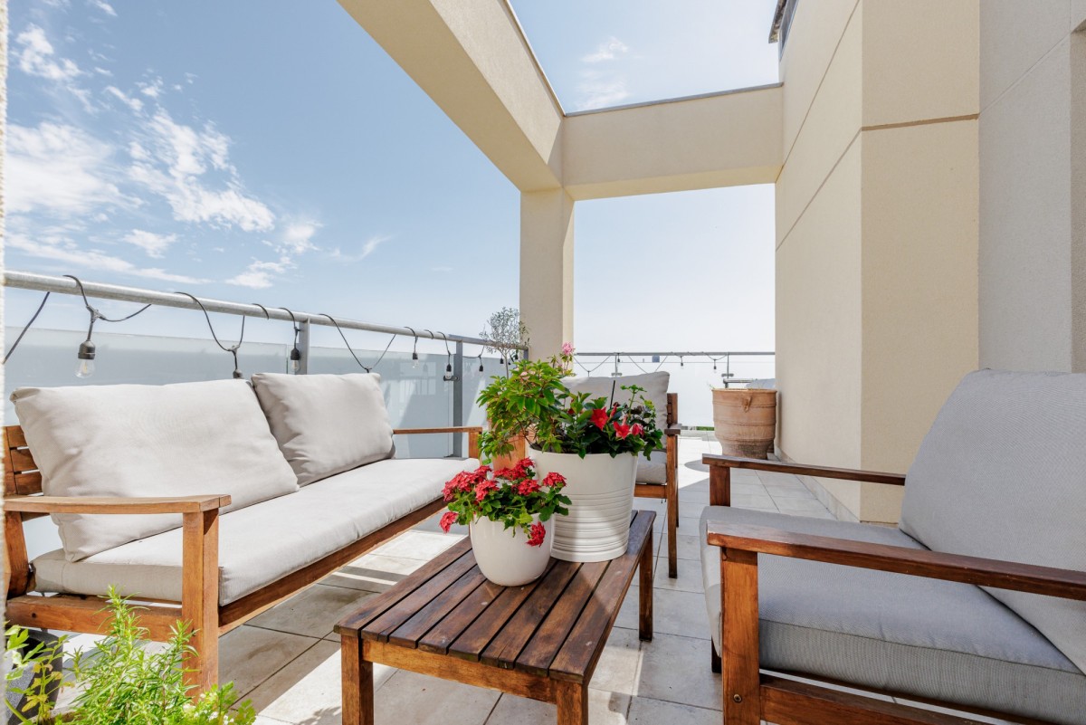 Przestronny apartament z tarasem na Mokotowie