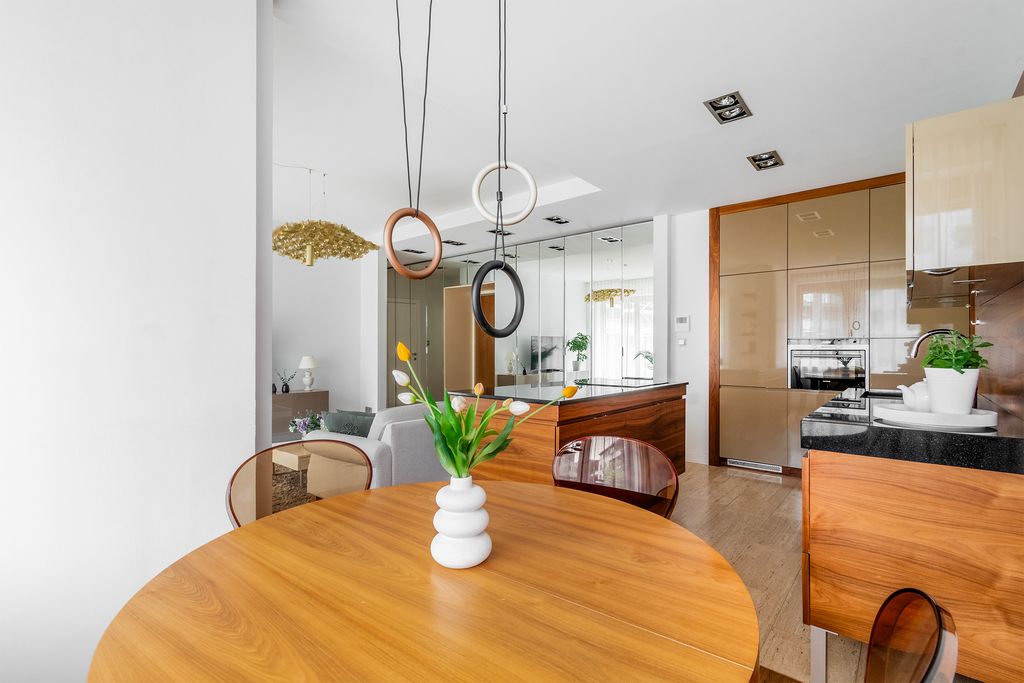 Wysoki standard  W pełni wyposażone %PROWIZJI