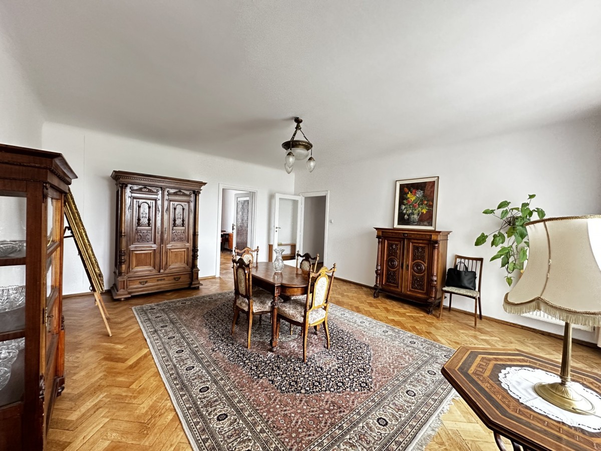Apartament w kamienicy 4 pokoje 5 piętro winda