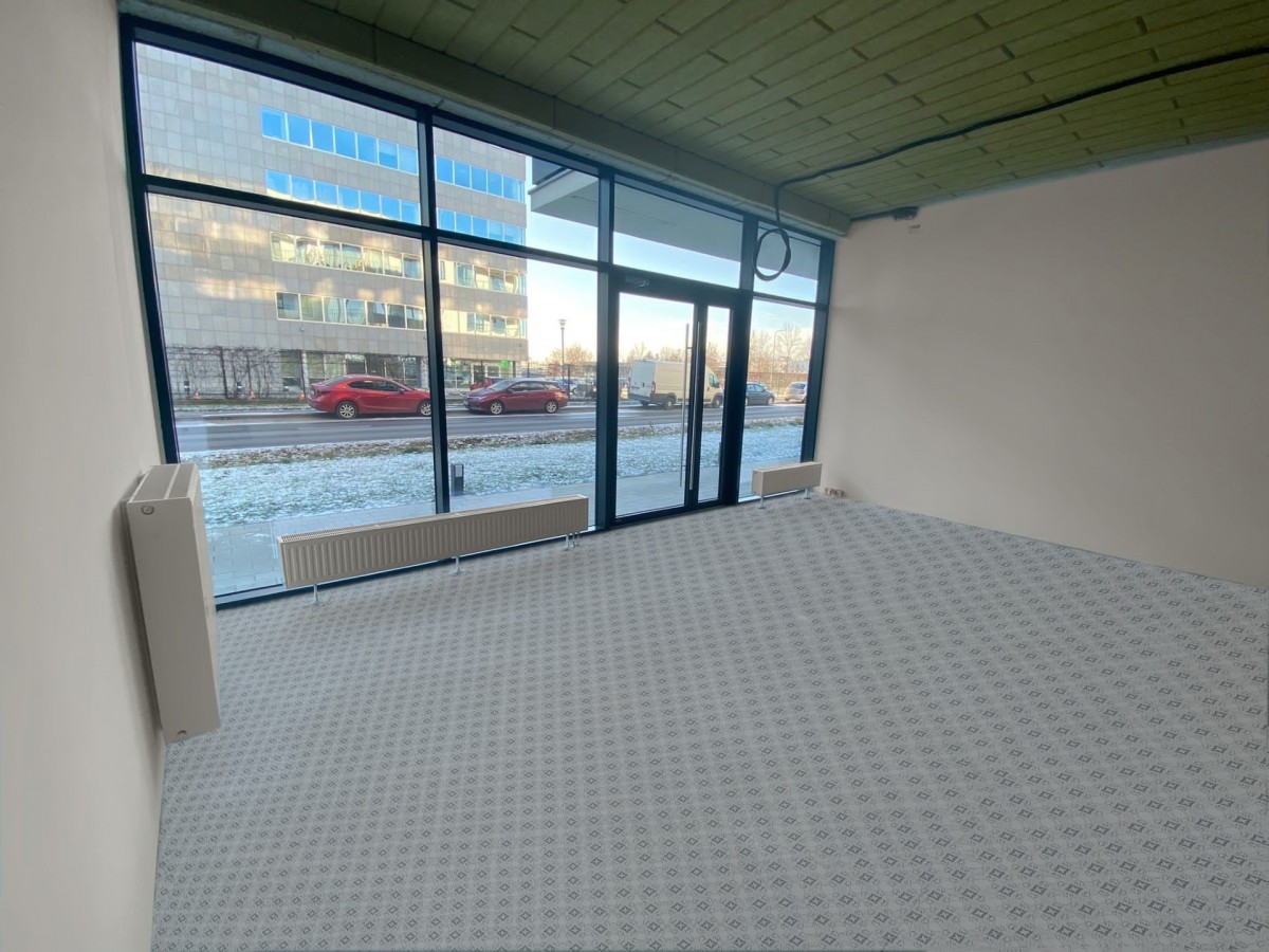 Lokal 101 m² na parterze z witryną