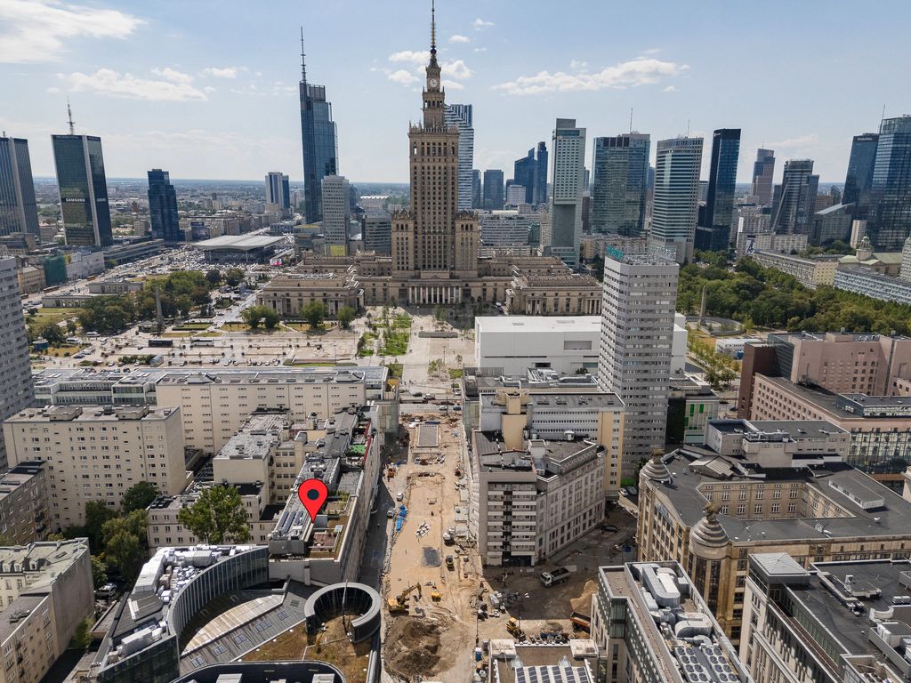 Odrestaurowana kamienica  Winda  Parking