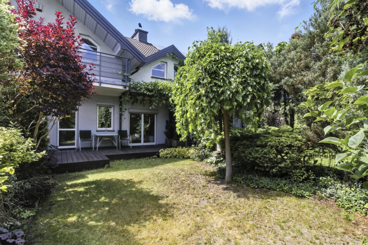 Wawer, segment z ogrodem, 5 pokoi, sauna, gotowy