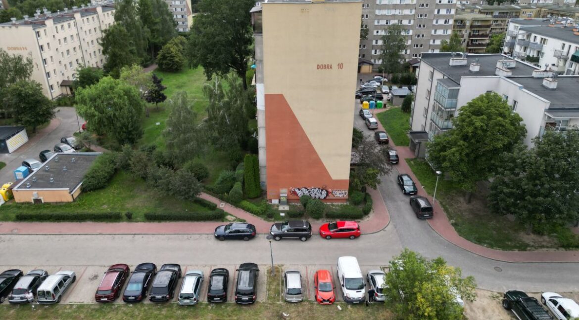 24085624