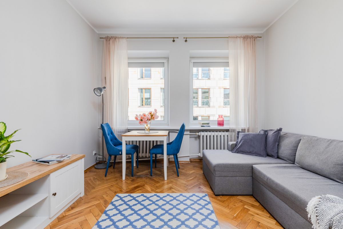 Bracka 5 | Kawalerka 22 m² w kamienicy z windą