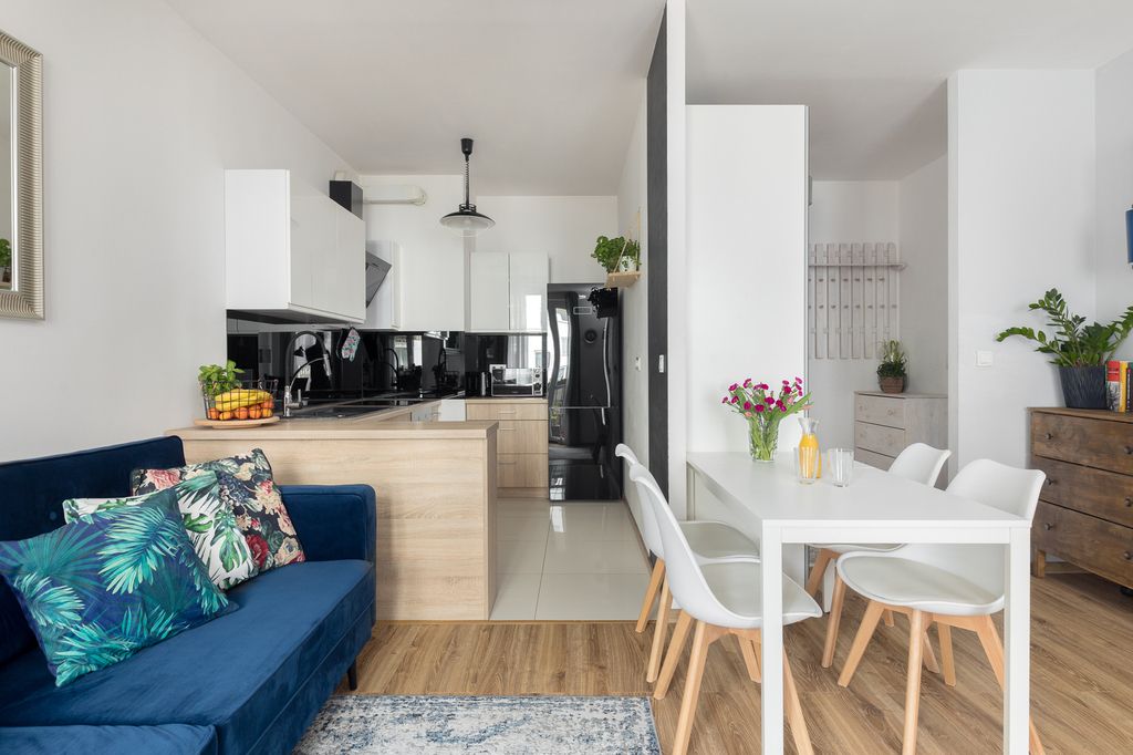Gotowe do zamieszkania  balkon  komórka  winda