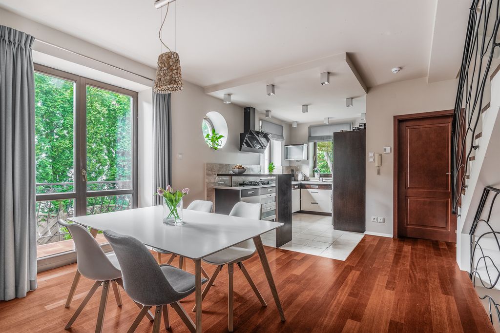 Przytulny, nowoczesny dom z przestronnym salonem