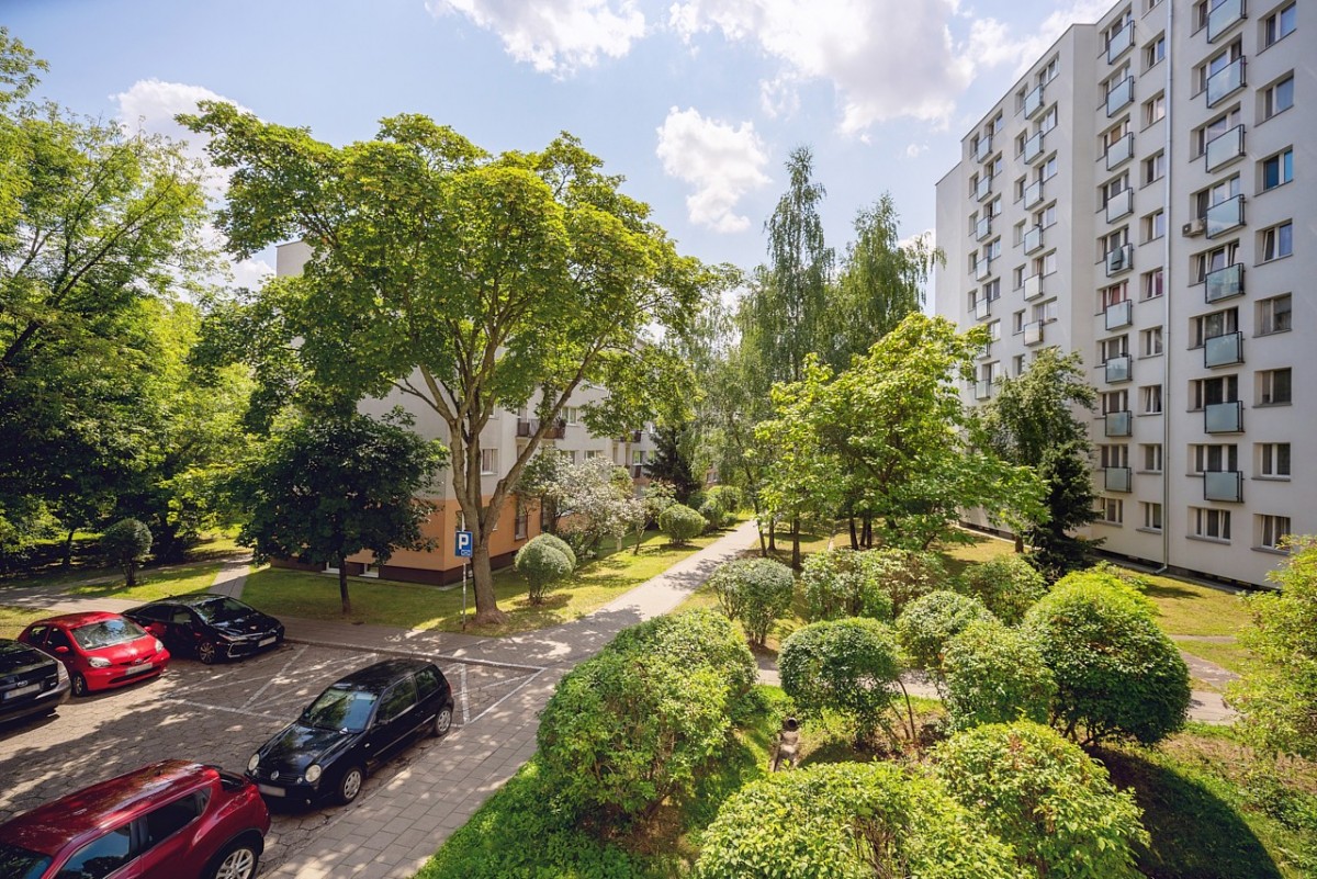 Dwustronne/ zieleń za oknem/niski czynsz