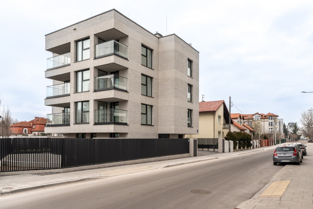 Apartamentowiec do wynajęcia| Garaż| Komórki