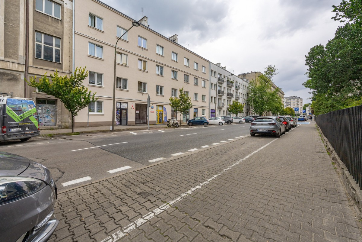 2 pokoje blisko  stacji Metra Młynów