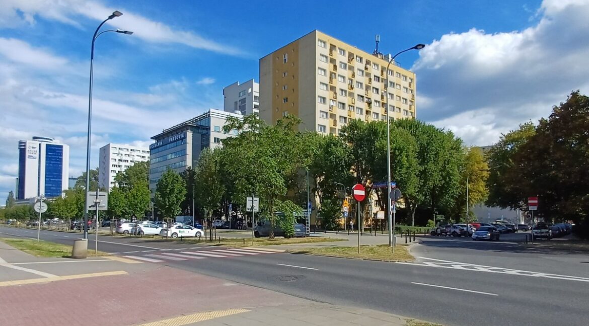 24099637