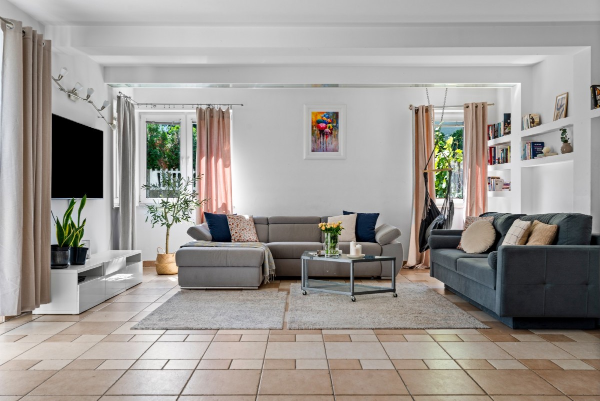 Dom 225 m2 –  pokoi/garderoba/siłownia – Wesoła