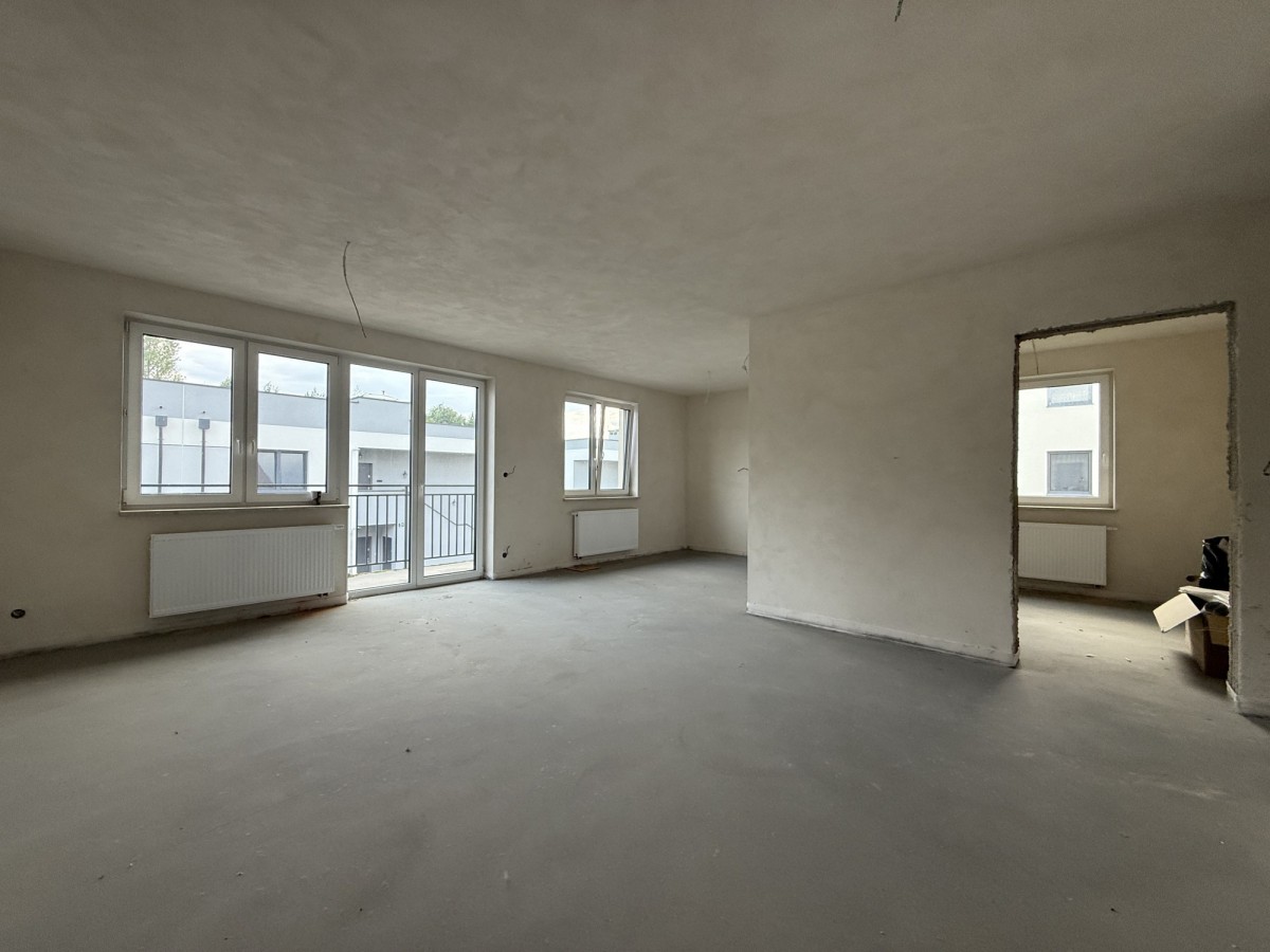 *Ładne dwupoziomowe mieszkanie z ogródkiem*