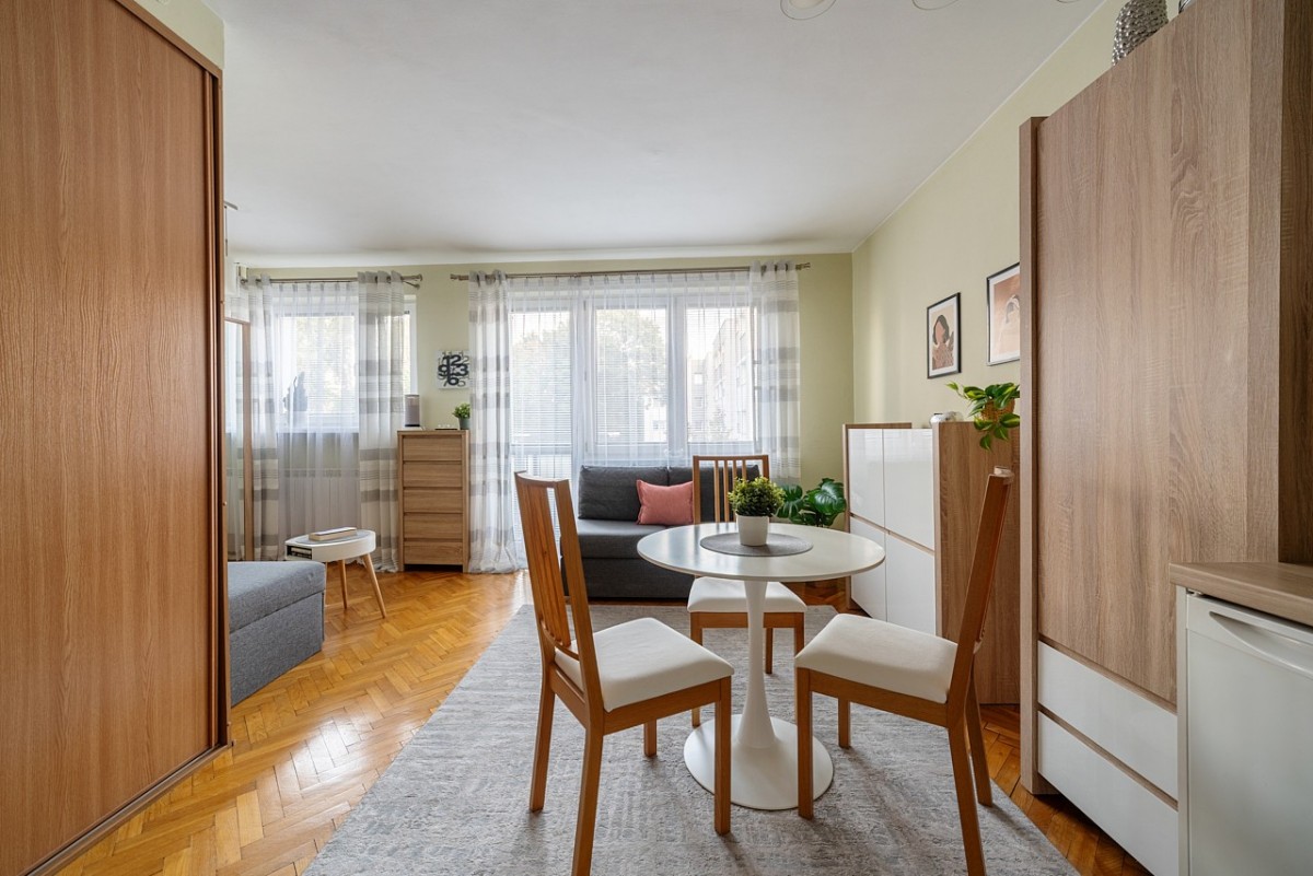 Do wprowadzenia/studio/metro/blisko parku