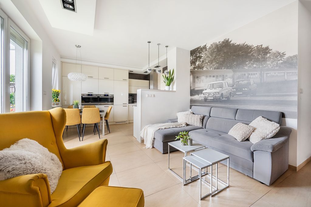 Taras 65 m2 z jacuzzi  2 garaże  Świetny stan