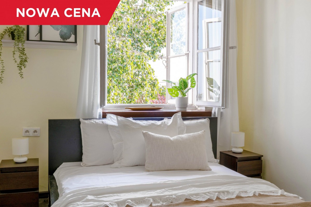 CHARMING TENEMENT IN THE OLD TOWN