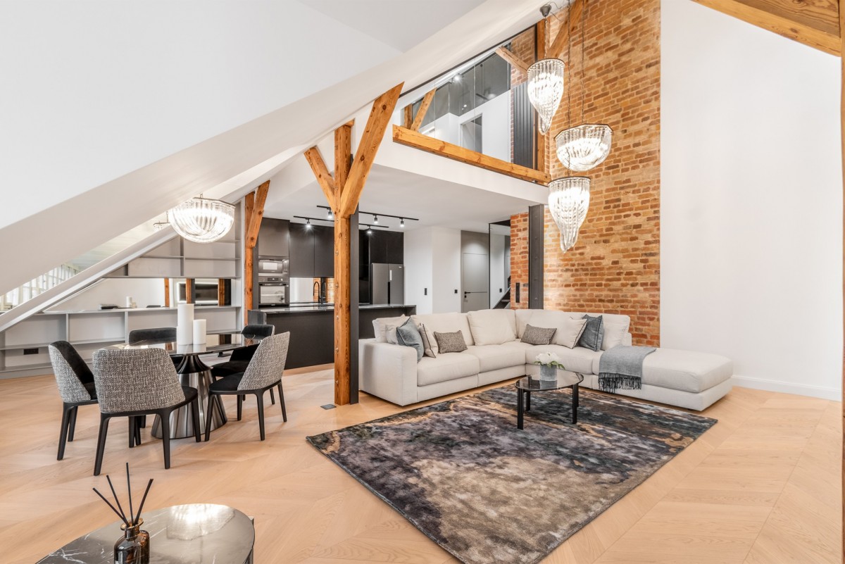 Niepowtarzalny Apartament z poddaszem na Starówce