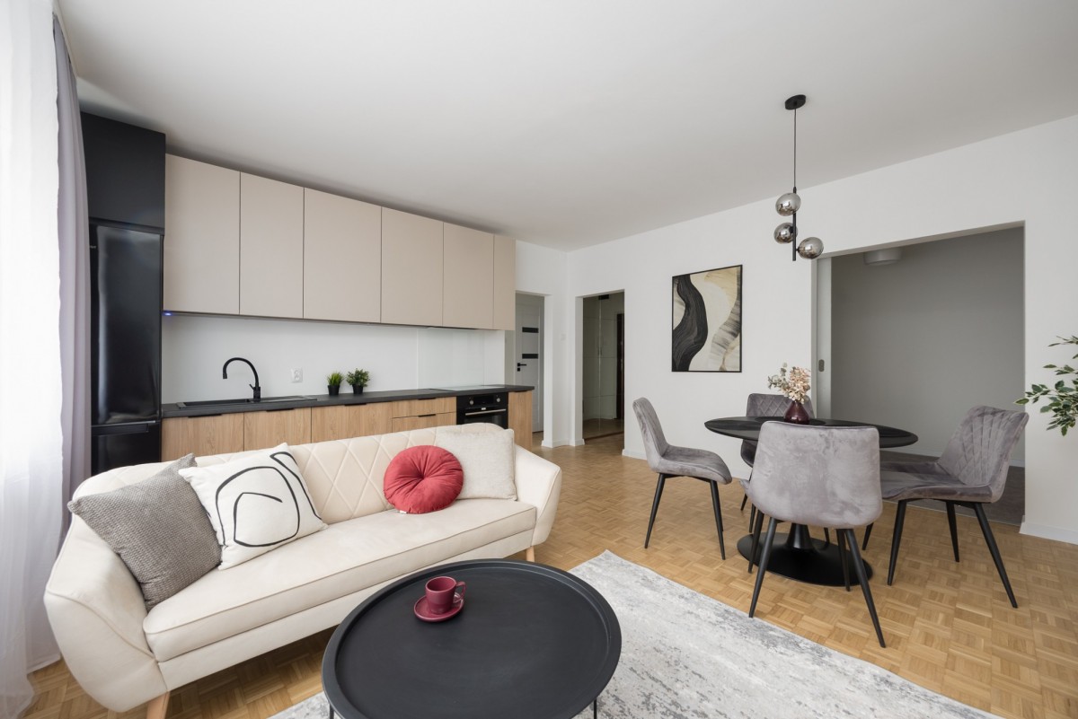 2 pokoje + gabinet, odświeżone, przy Metrze