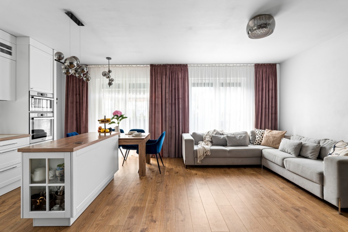 Przestronny segment z dużym ogrodem| cicha okolica