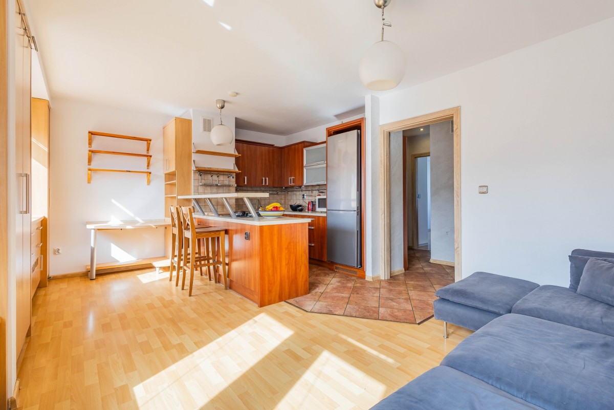 2 pokojowe mieszkanie z przynależnym strychem