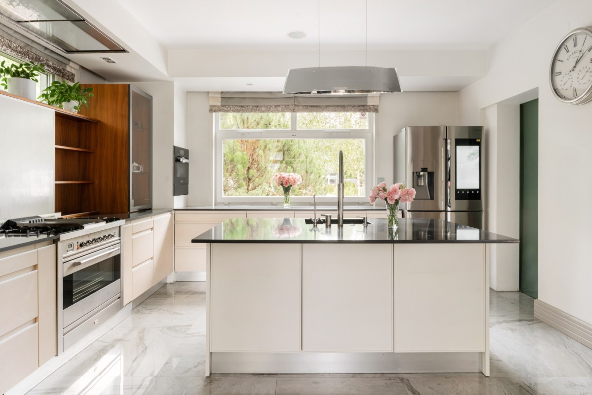 Rezydencja z basenem | Chyliczki