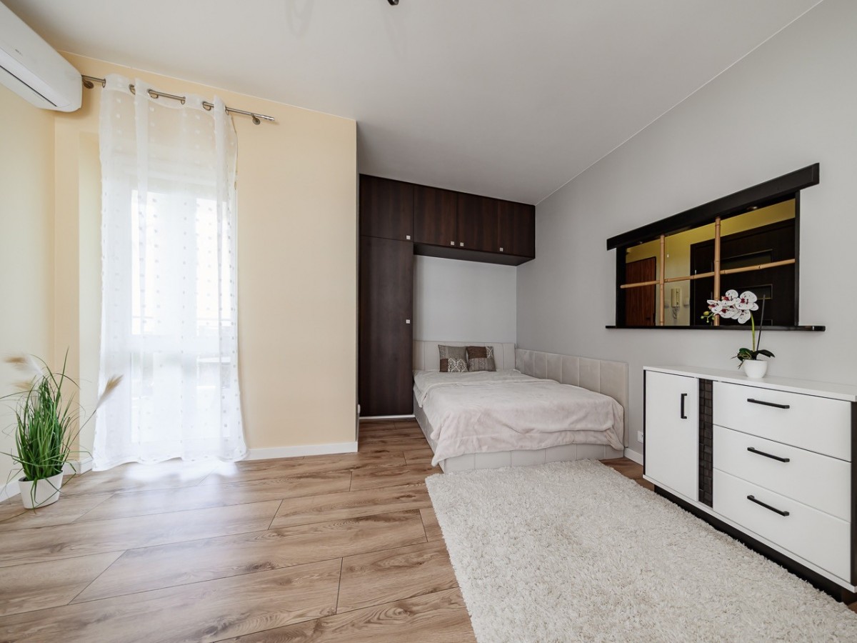 Przytulna kawalerka z dużym balkonem