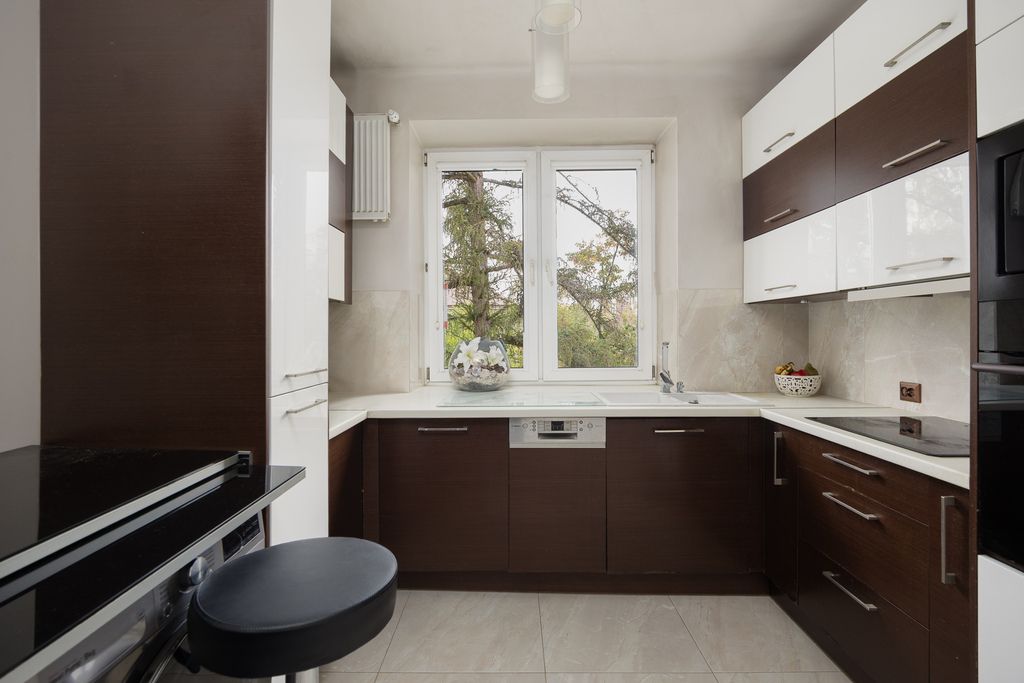 Kamienica  2 lub 3 pokoje  Oddzielna kuchnia