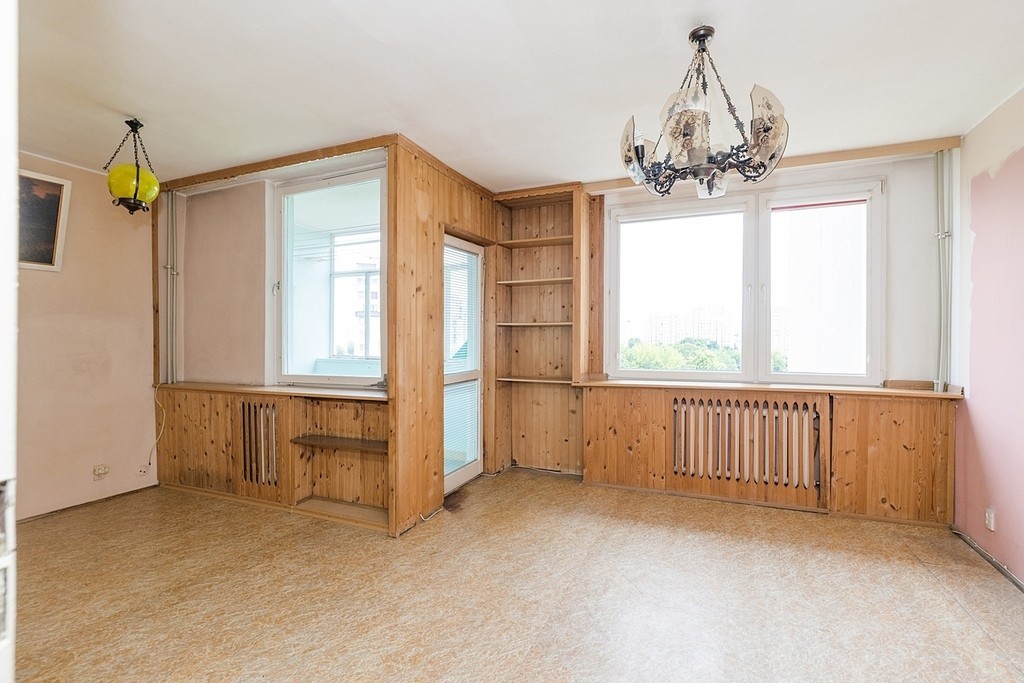 Metro Trocka! 2 pokoje  balkon  piwnica