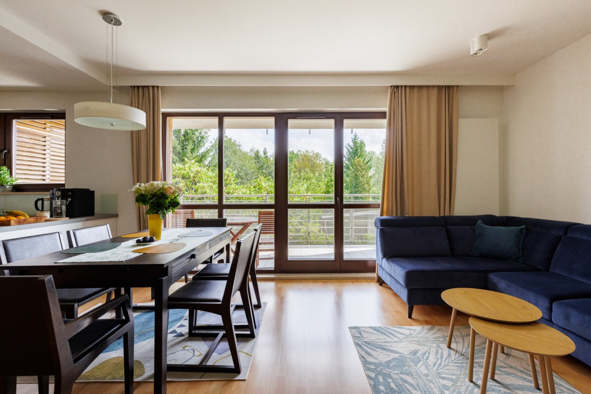 3 pokoje, 76 m², duży balkon 16 m², metro