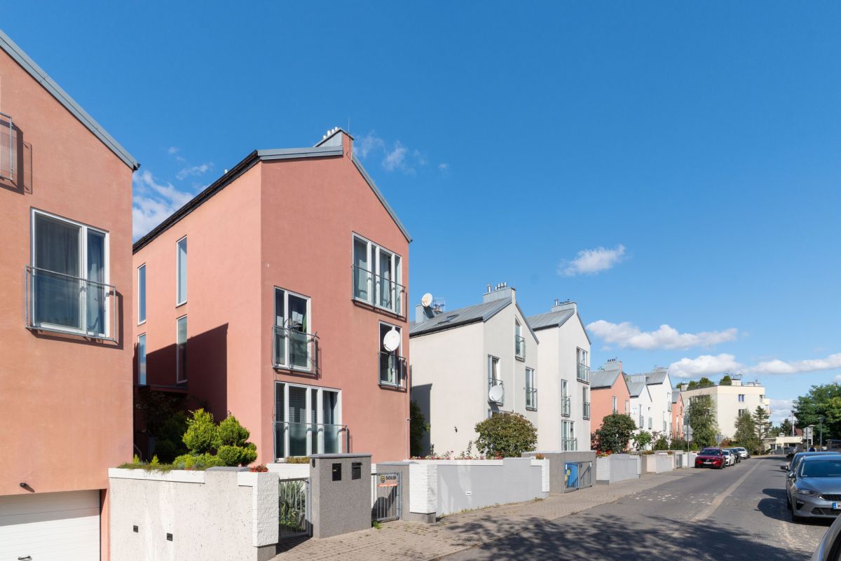 Dom z ogrodem/5 pokoi/20 min. do Wa-wy