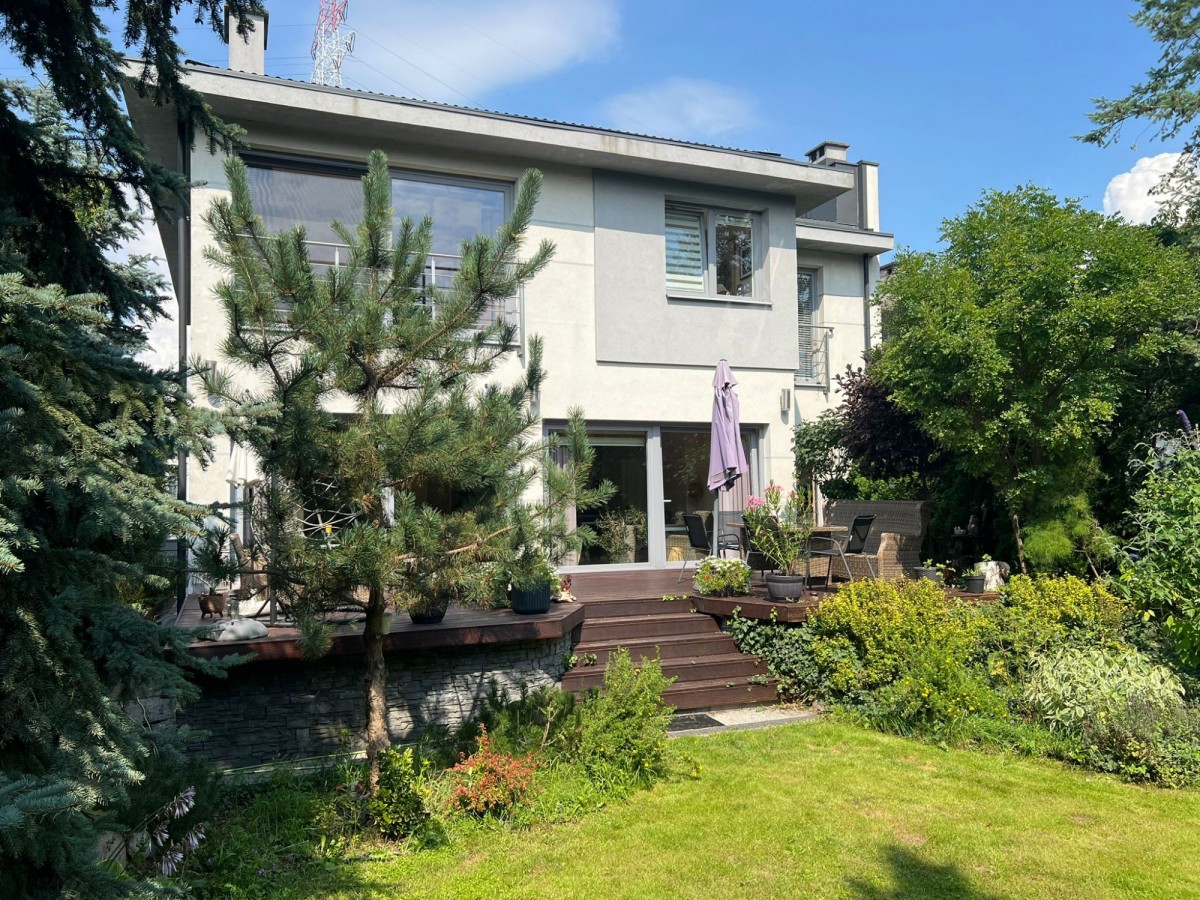 Dom tuż przy LESIE MŁOCIŃSKIM.