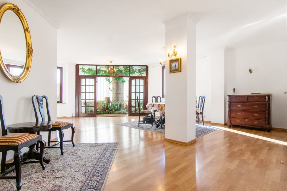 5-pokojowy lokal na biuro, kancelarię, gabinet.