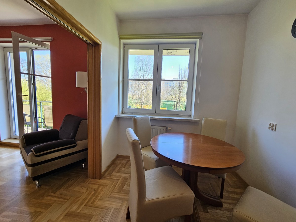 Przestronne dwupokojowe z balkonem blisko metra