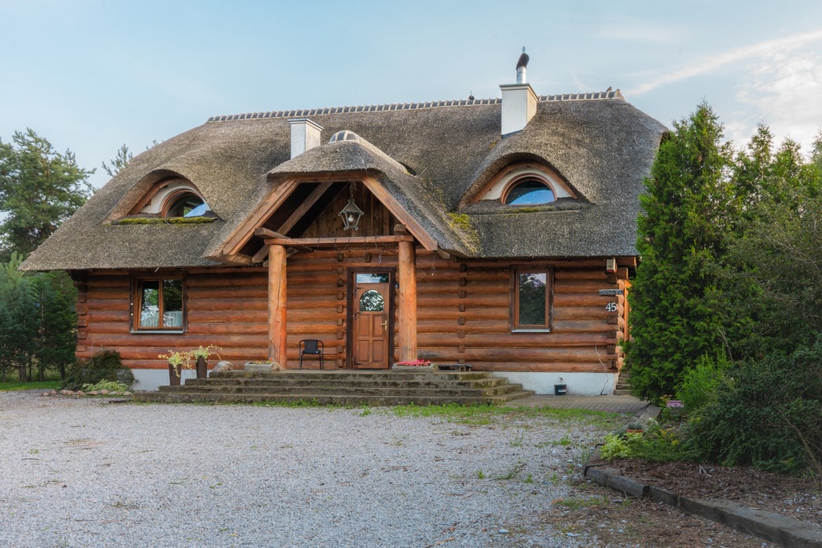 Bajkowy i ekologiczny dom z bala blisko Warszawy.