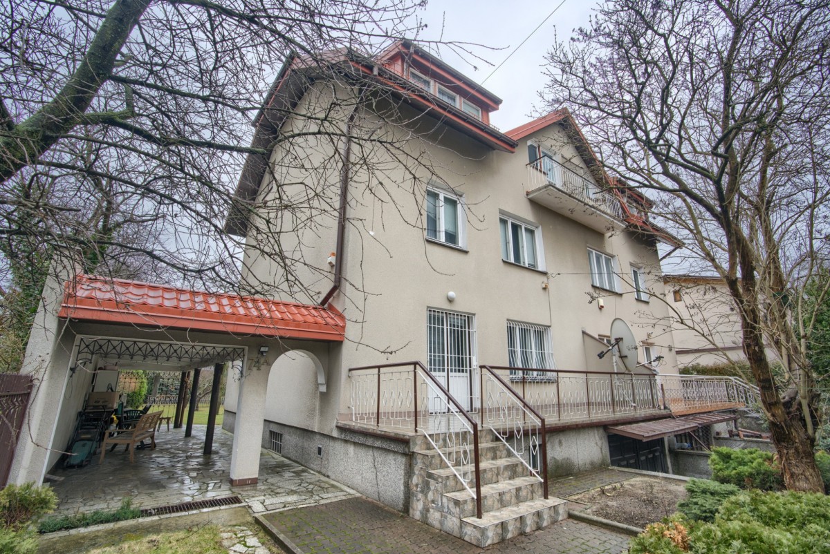 Dom – Idealny dla Rodzin i Biznesu